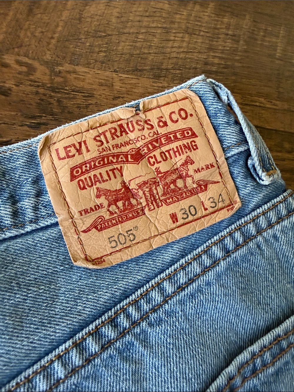 Levi's 505 Light Wash Denim Cutoff Shorts with Frayed Hem - Picture 7 of 7